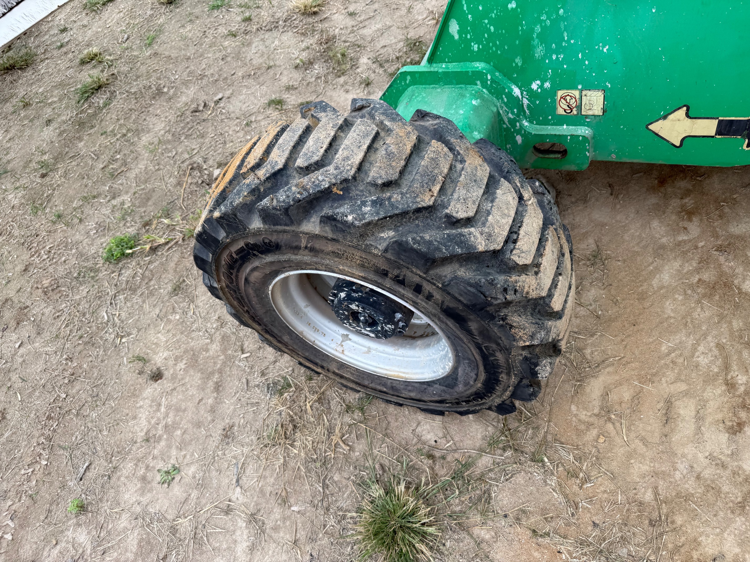 Undercarriage photo 2