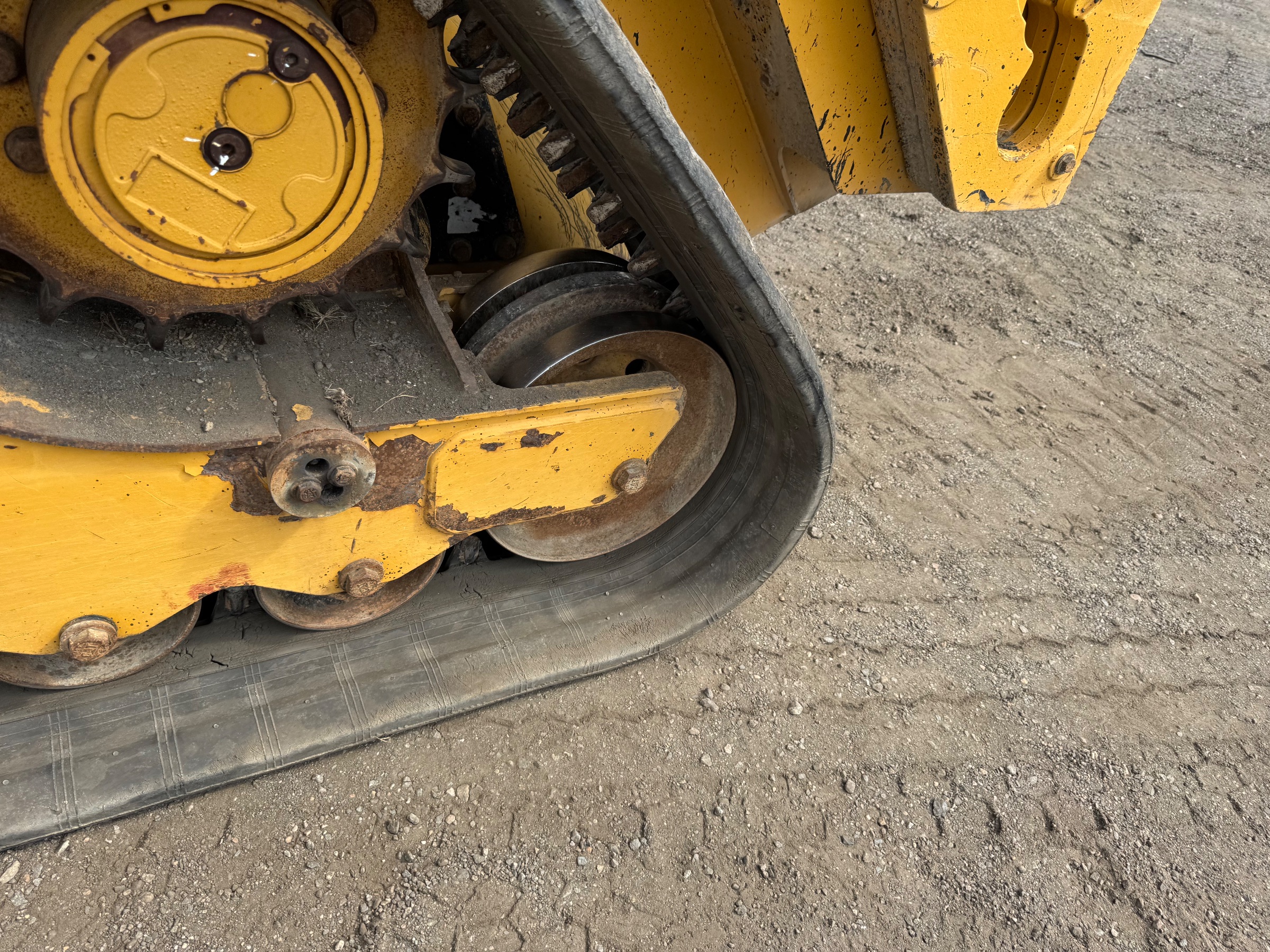Undercarriage photo 2