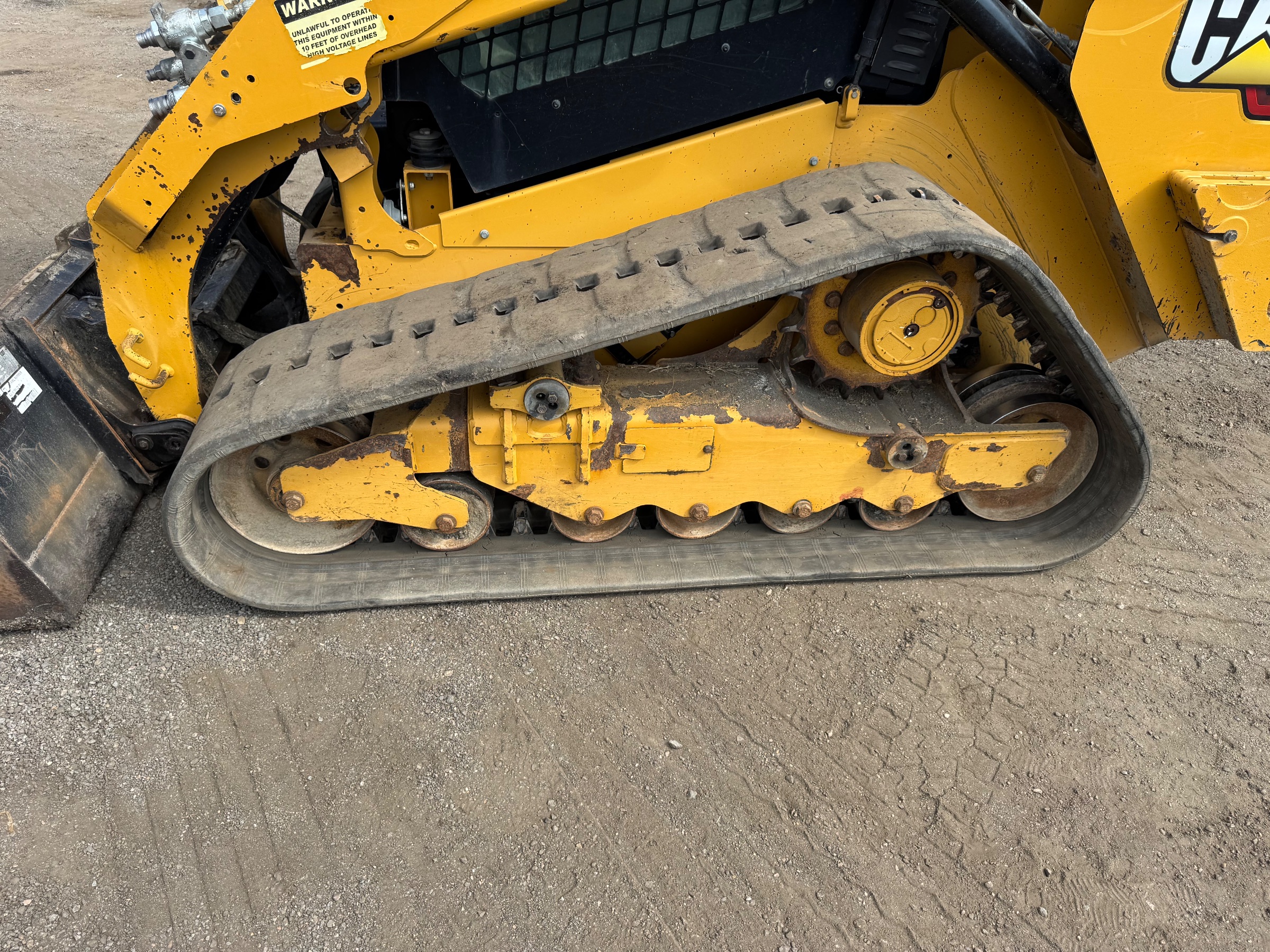 Undercarriage photo 1