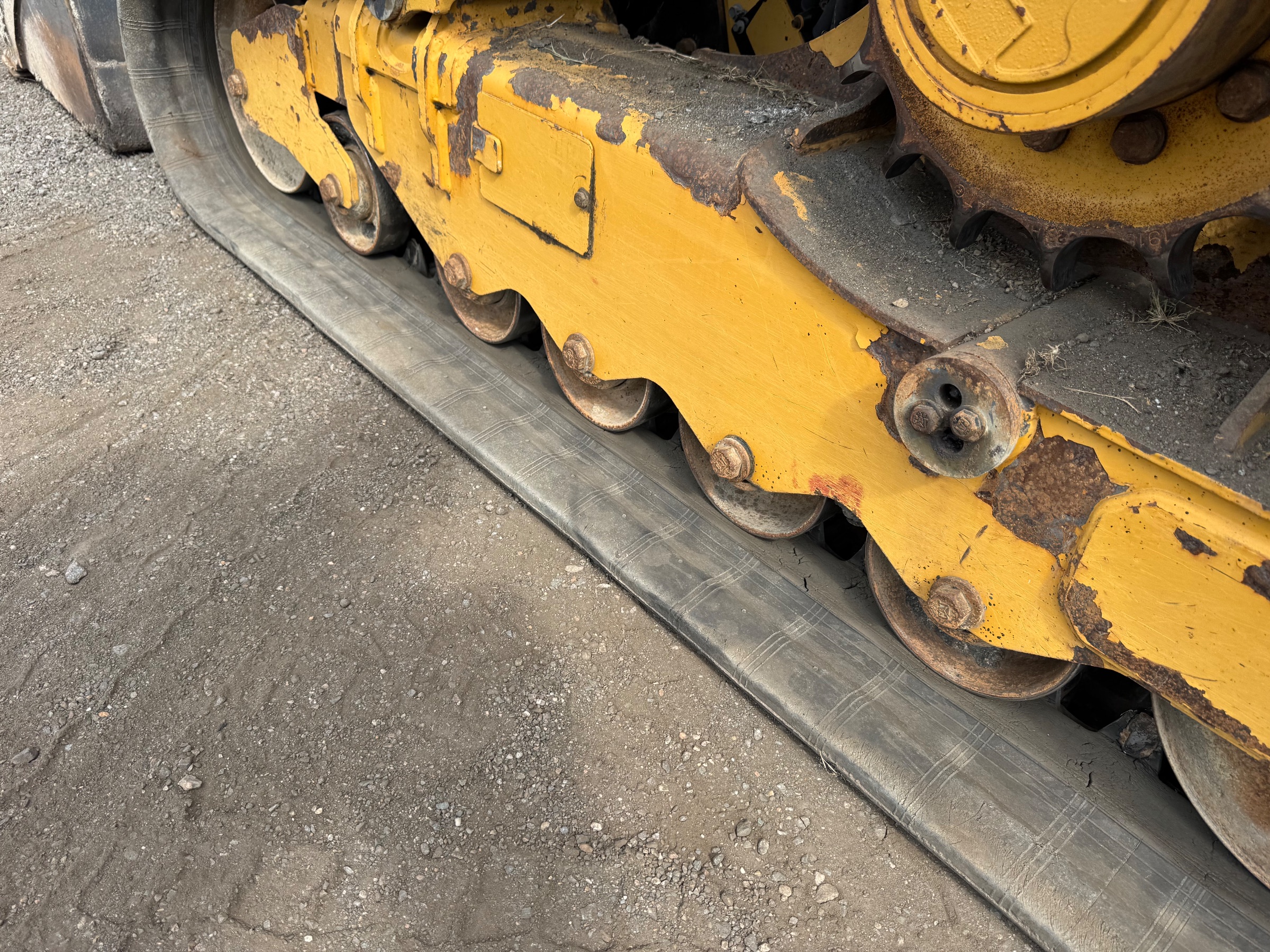Undercarriage photo 4