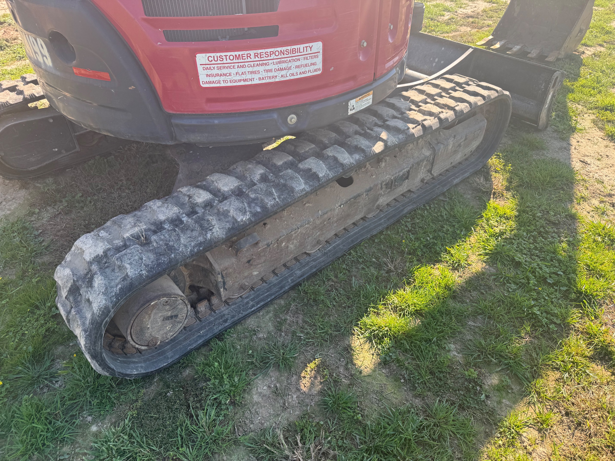 Undercarriage photo 1